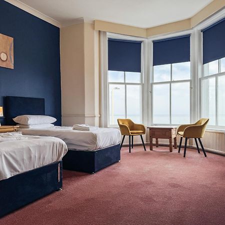 Delmont Hotel Скарборо Екстер'єр фото