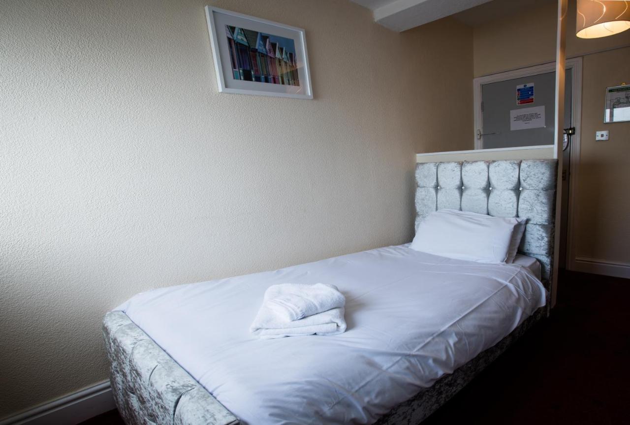 Delmont Hotel Скарборо Екстер'єр фото