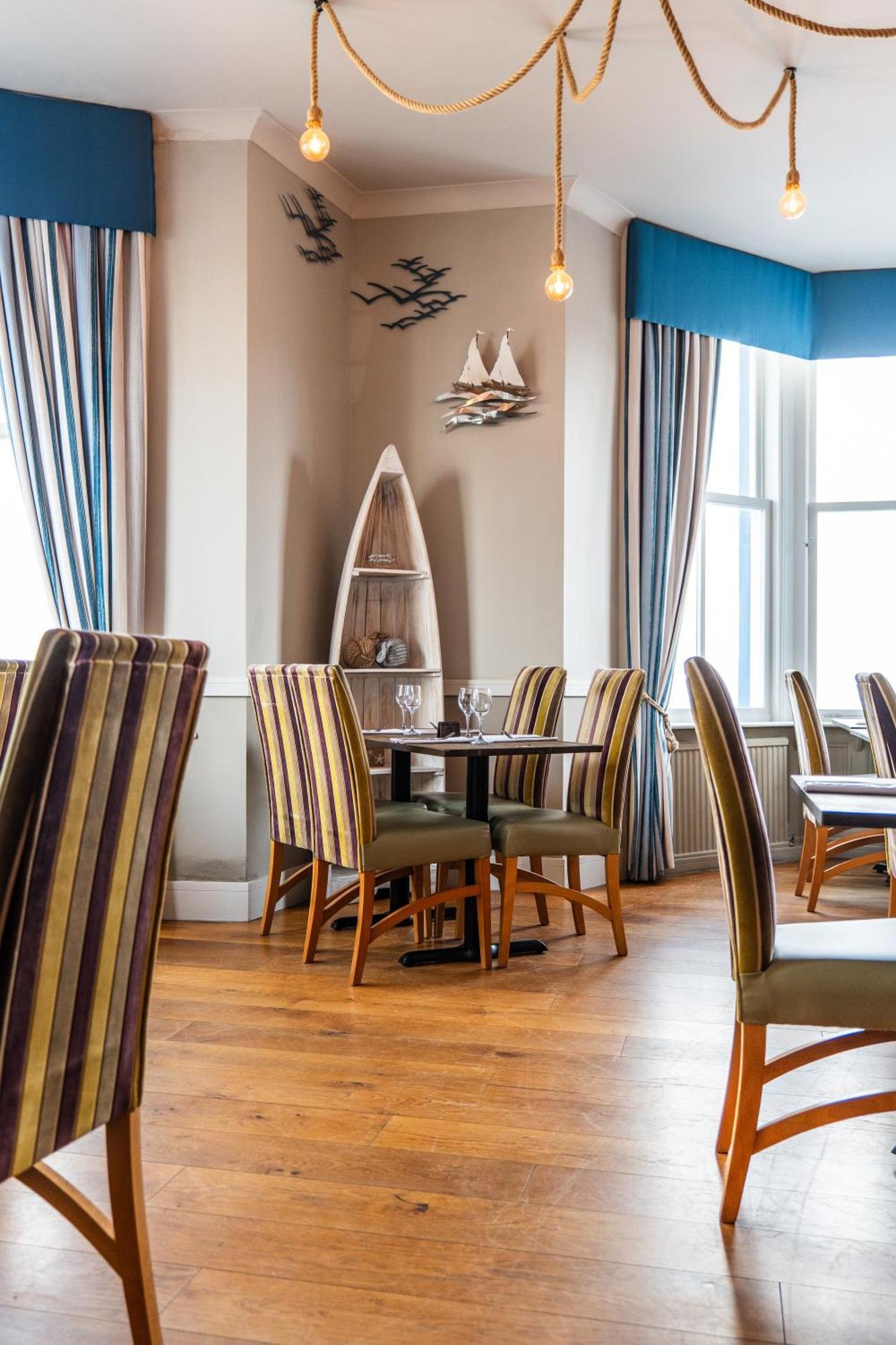 Delmont Hotel Скарборо Екстер'єр фото