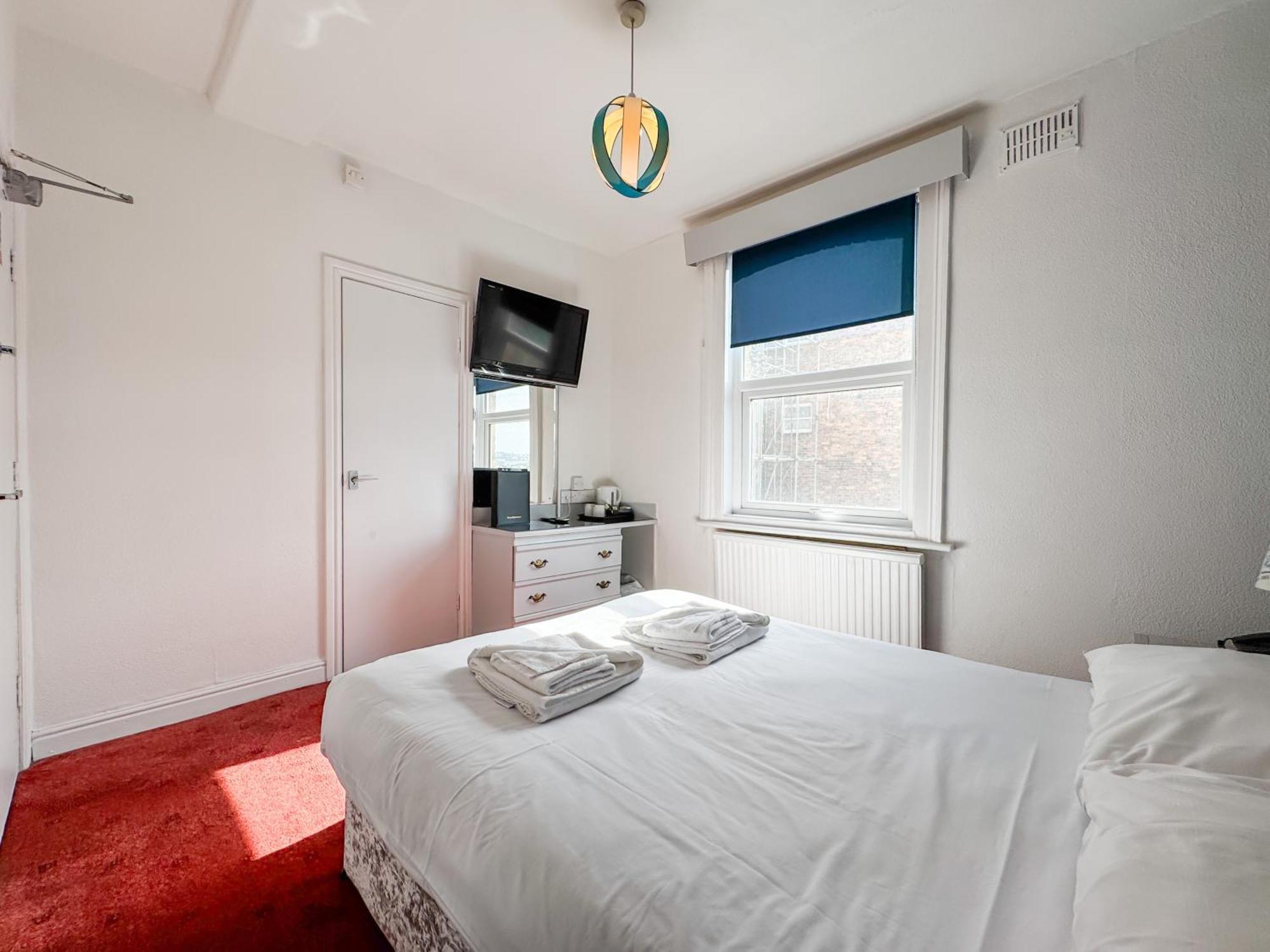 Delmont Hotel Скарборо Екстер'єр фото