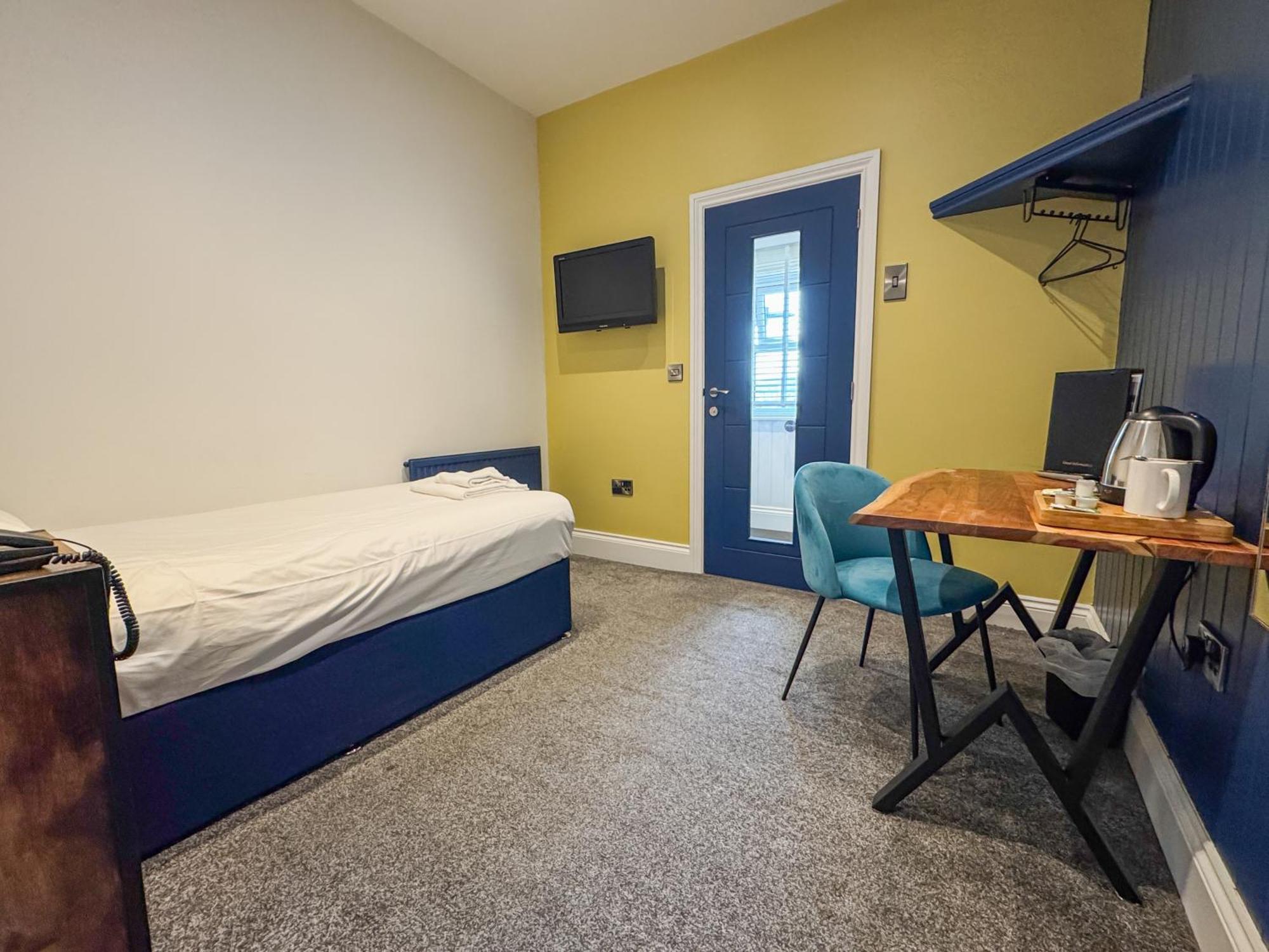 Delmont Hotel Скарборо Екстер'єр фото