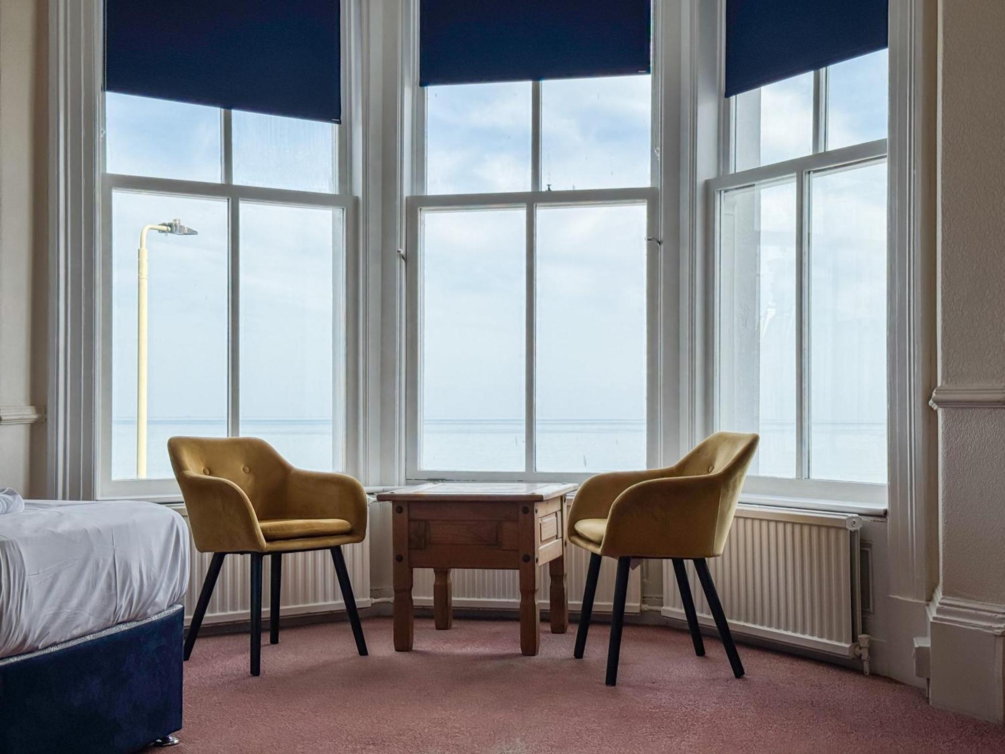 Delmont Hotel Скарборо Екстер'єр фото